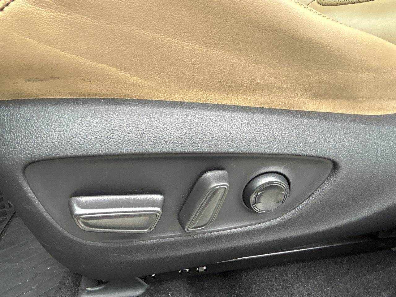 2020 Toyota RAV4 in Barrie, Ontario