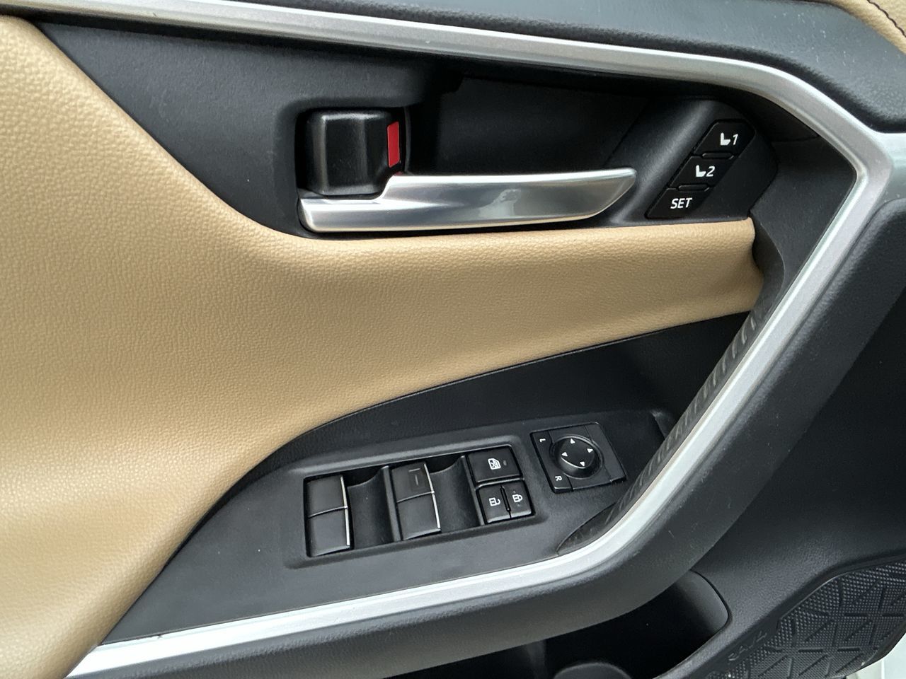 2020 Toyota RAV4 in Barrie, Ontario
