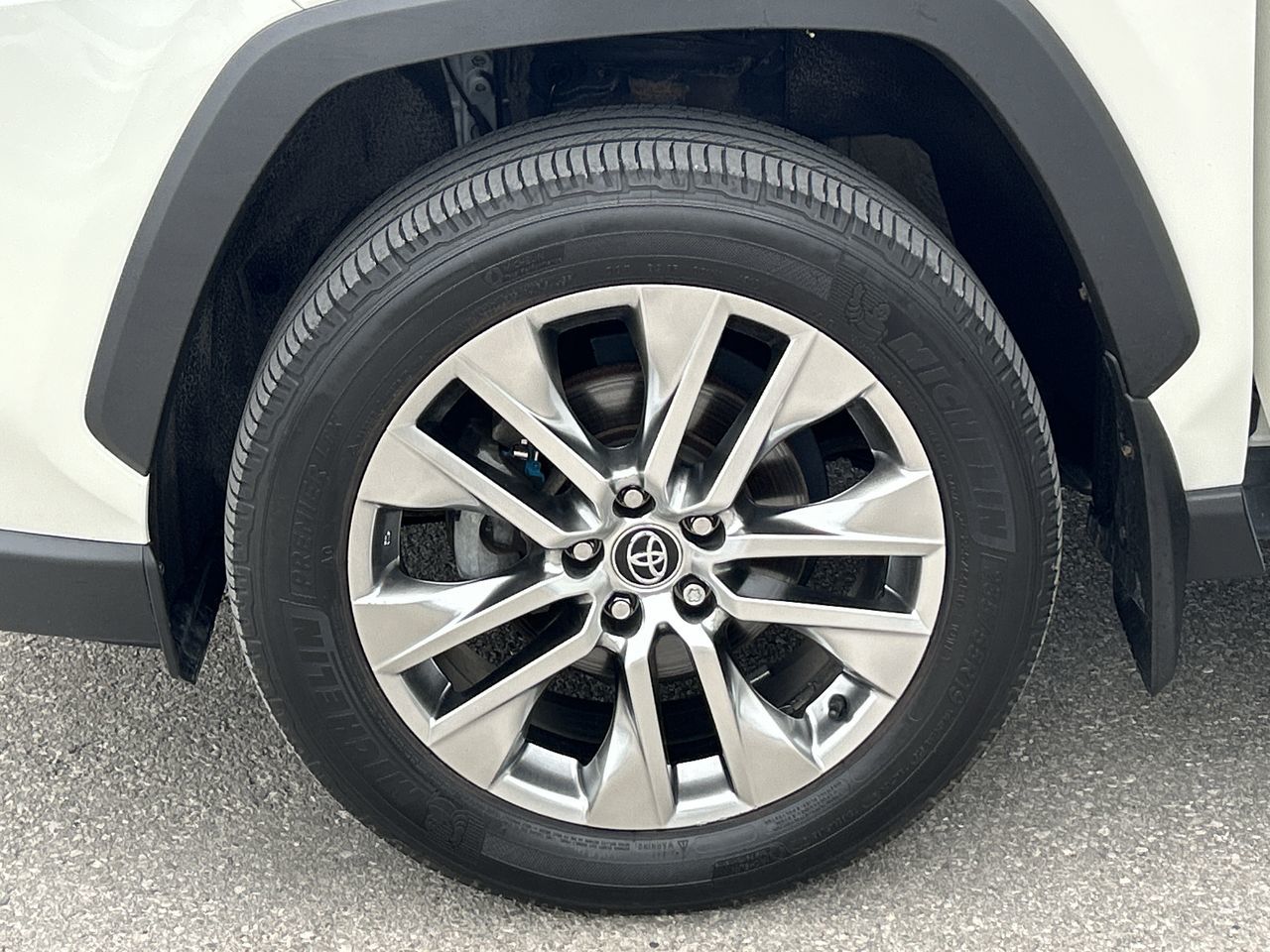 2020 Toyota RAV4 in Barrie, Ontario