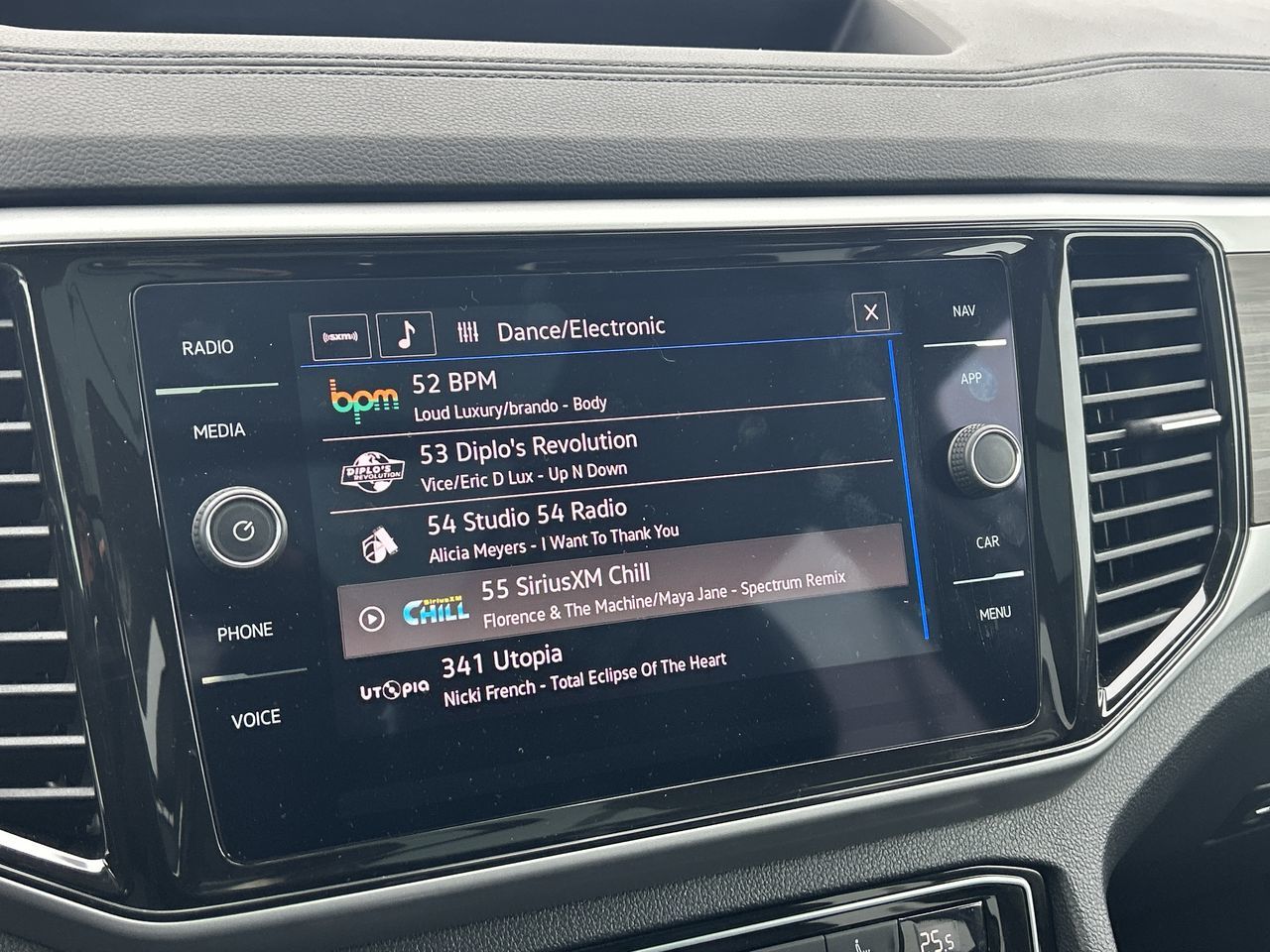 2023 Volkswagen Atlas in Barrie, Ontario