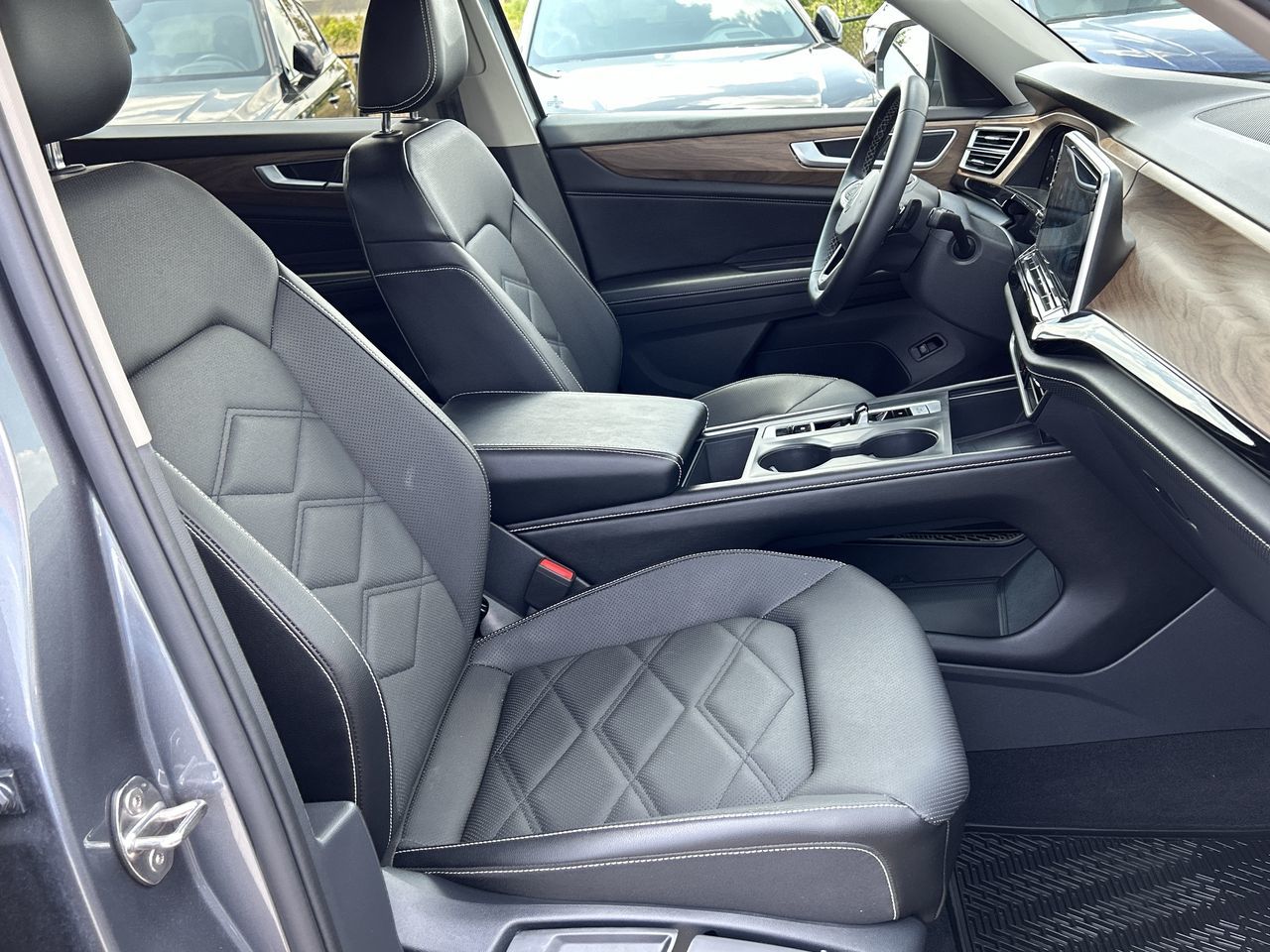 2024 Volkswagen Atlas in Barrie, Ontario