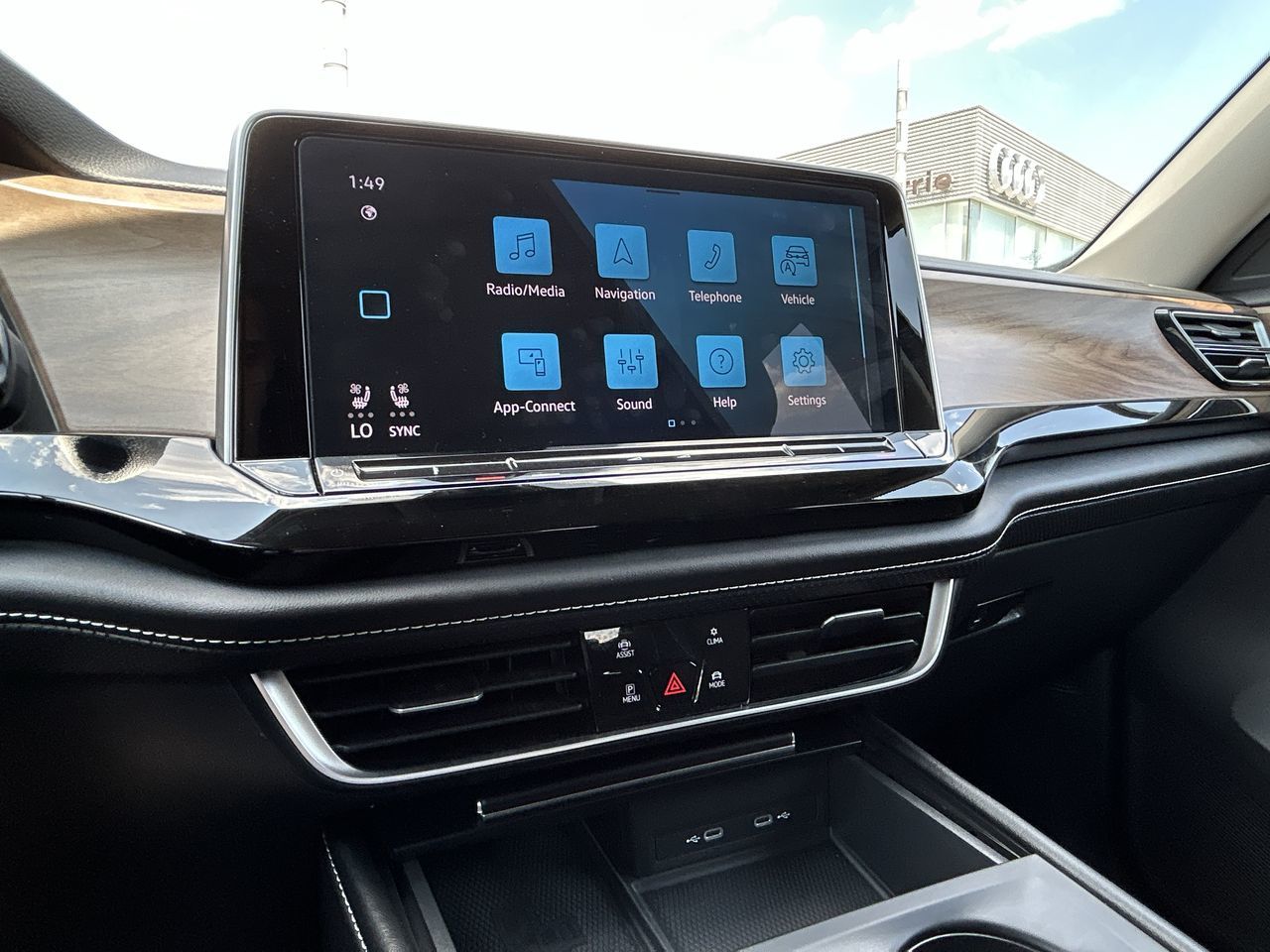 2024 Volkswagen Atlas in Barrie, Ontario