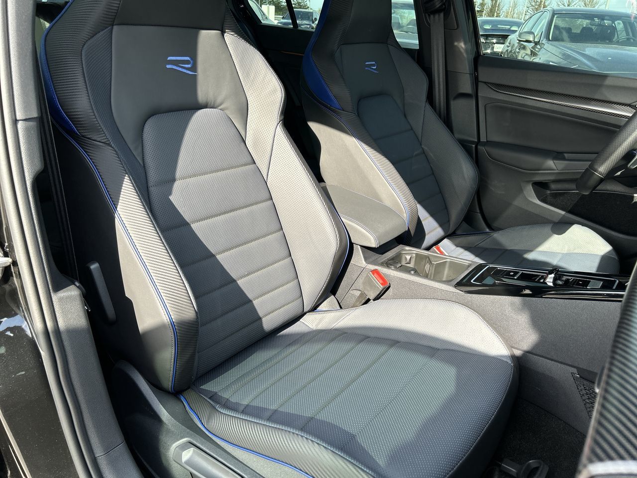 Volkswagen Golf R  2024 à Barrie, Ontario