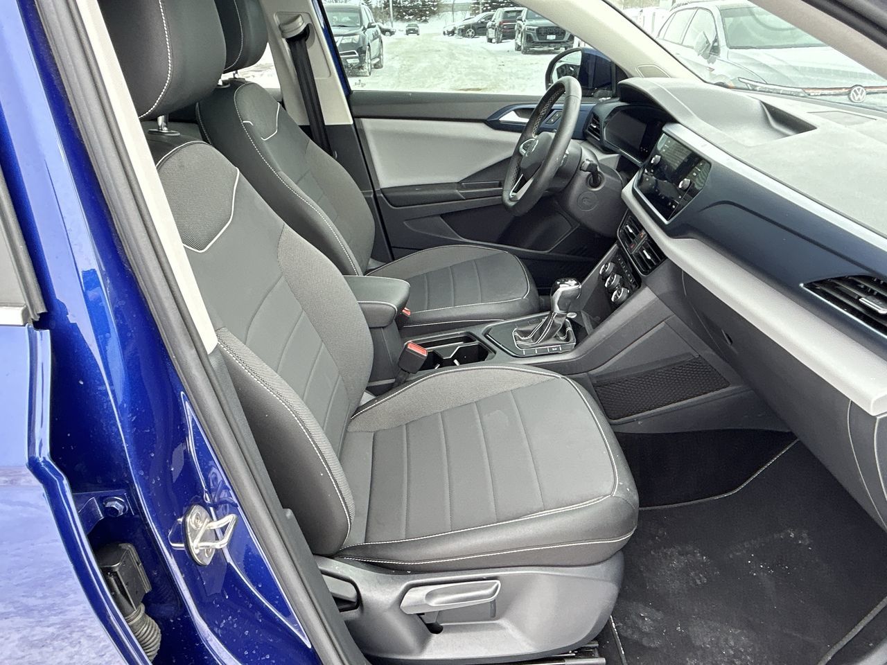 Volkswagen Taos  2023 à Barrie, Ontario