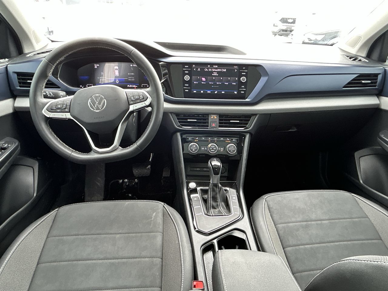 Volkswagen Taos  2023 à Barrie, Ontario