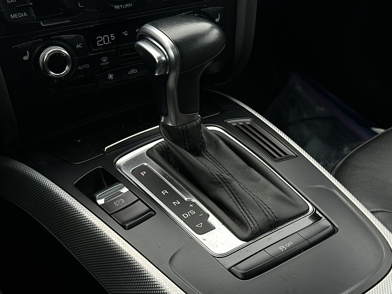 Audi A4 Allroad  2013 à Vancouver, Colombie-Britannique