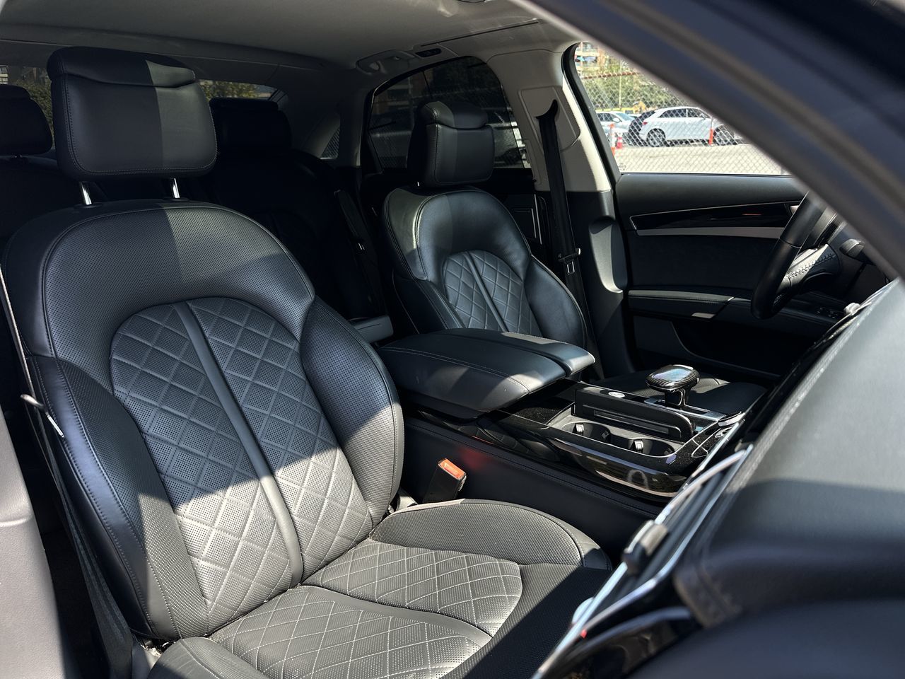 Audi A8  2018 à Vancouver, Colombie-Britannique