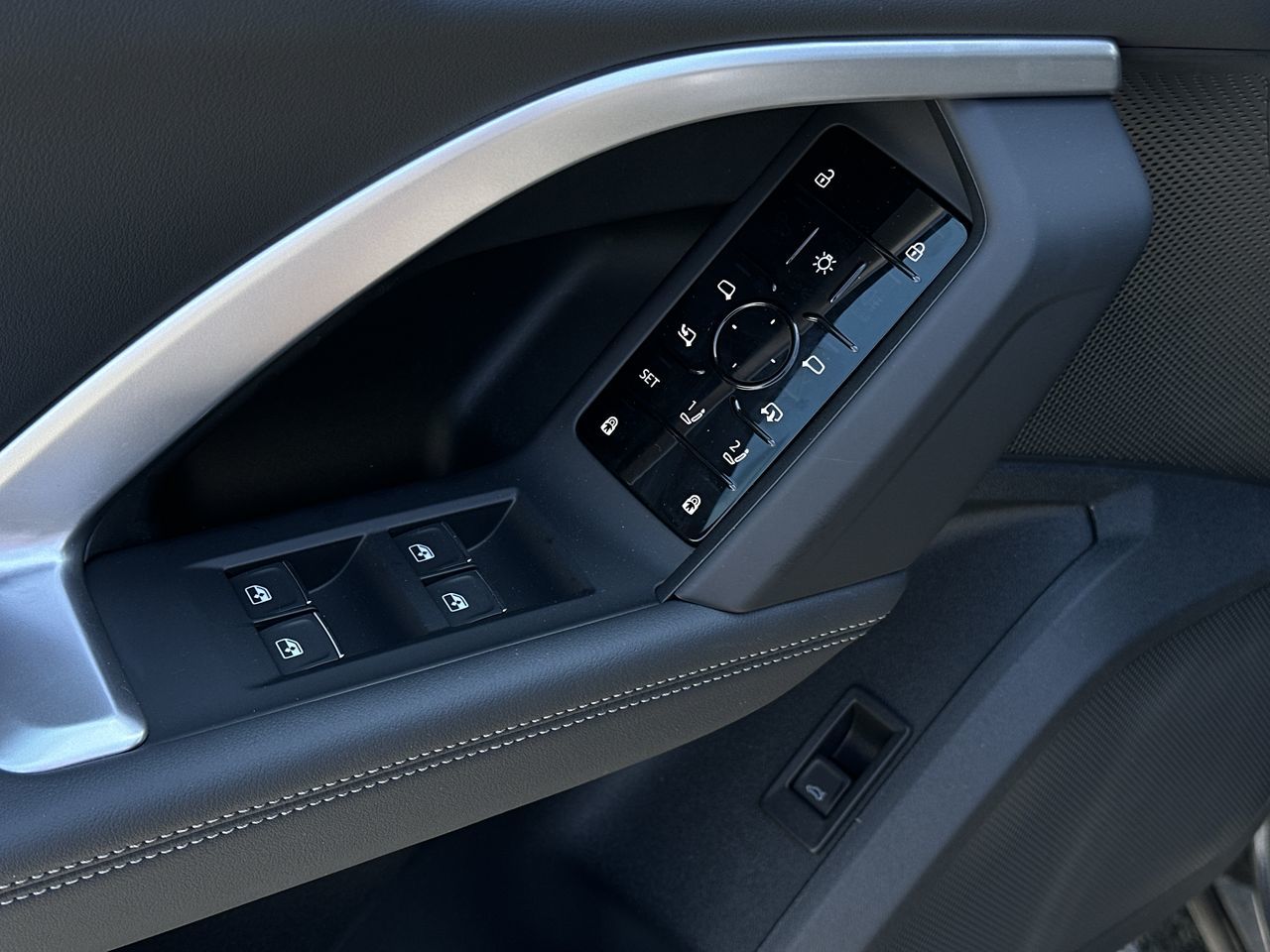 2025 Audi New Q5 in Vancouver, British Columbia