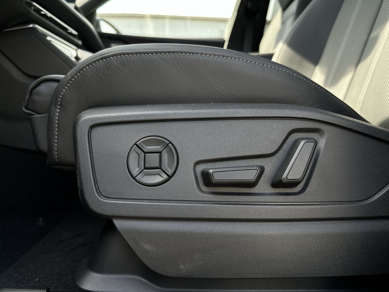 2025 Audi New Q5 in Vancouver, British Columbia