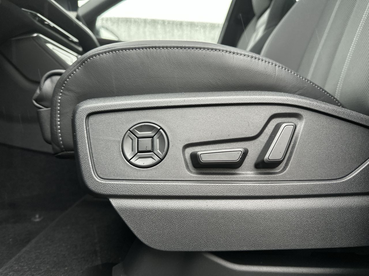 2025 Audi New Q5 in Vancouver, British Columbia