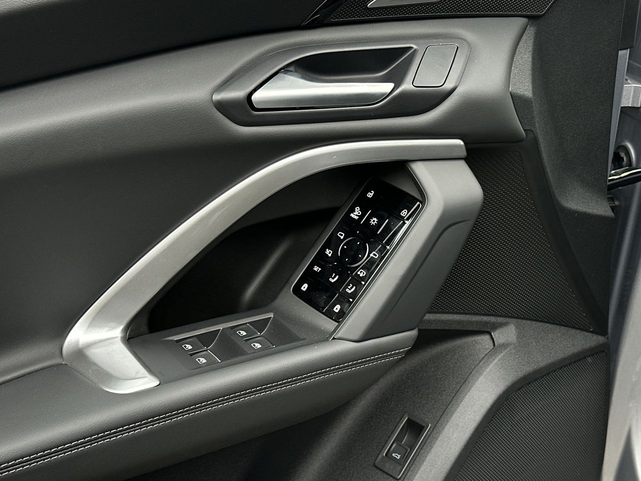 2025 Audi New Q5 in Vancouver, British Columbia
