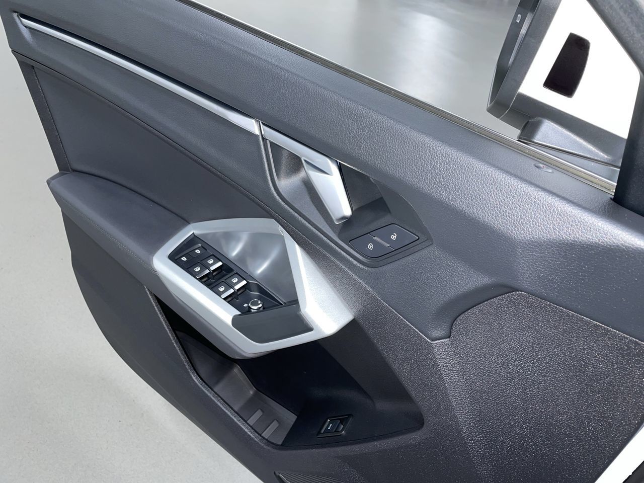 Audi Q3  2021 à Vancouver, Colombie-Britannique