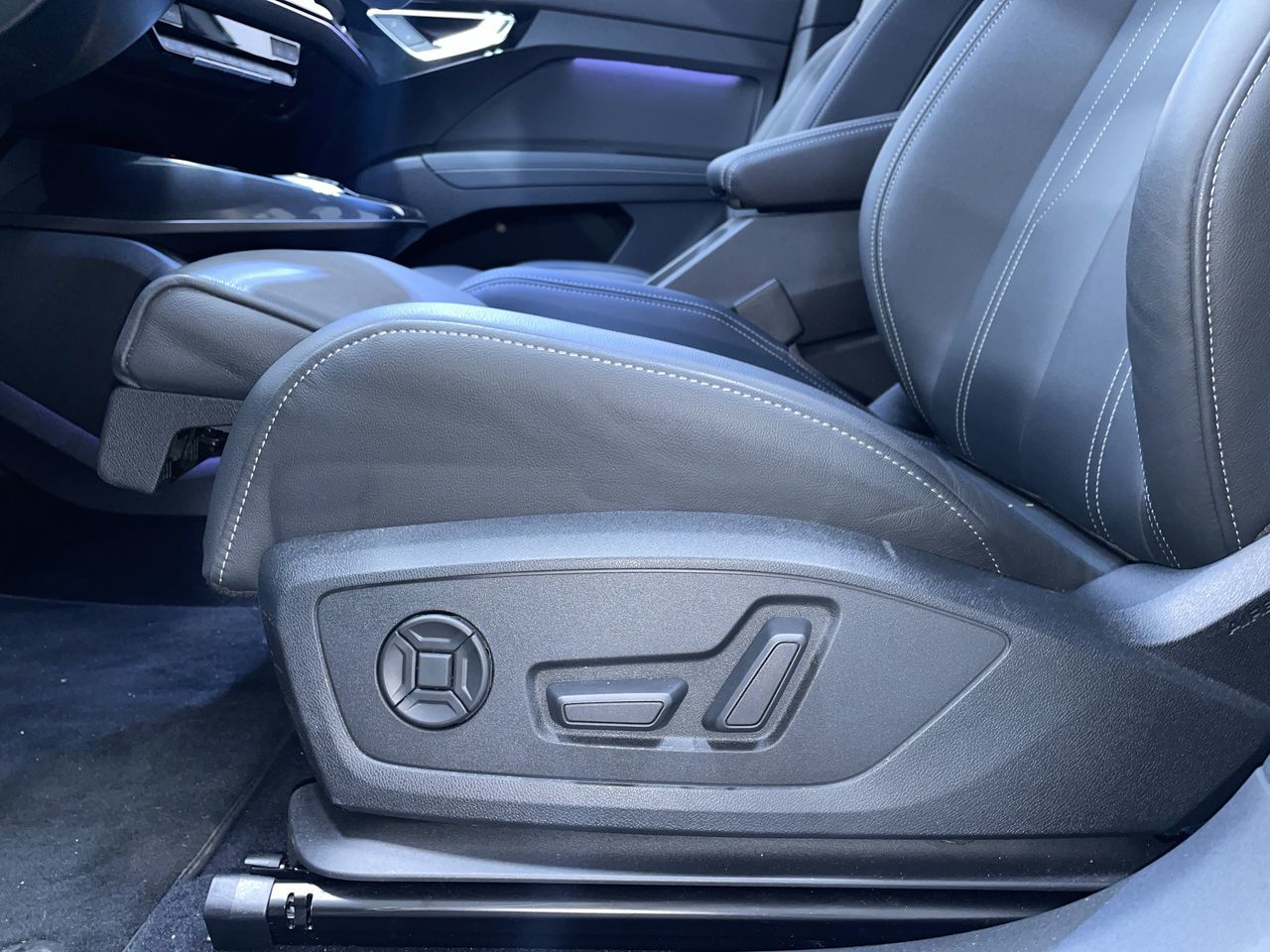 Audi Q4 e-tron  2023 à Vancouver, Colombie-Britannique