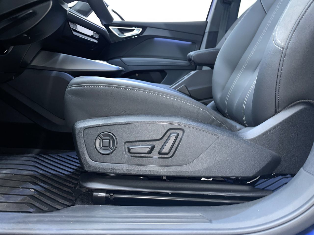 Audi Q4 e-tron  2024 à Vancouver, Colombie-Britannique