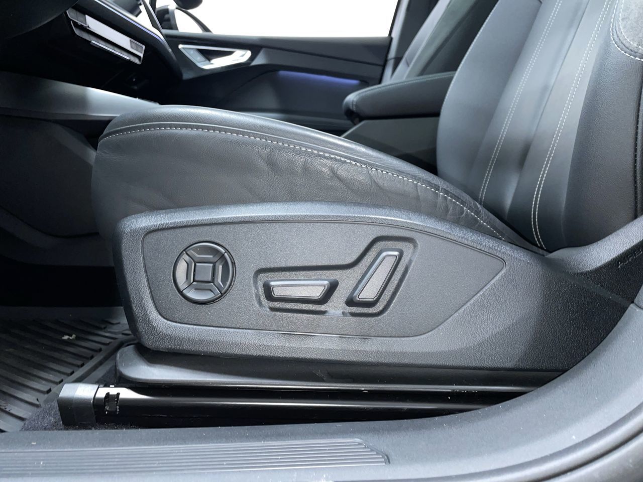 Audi Q4 e-tron  2024 à Vancouver, Colombie-Britannique