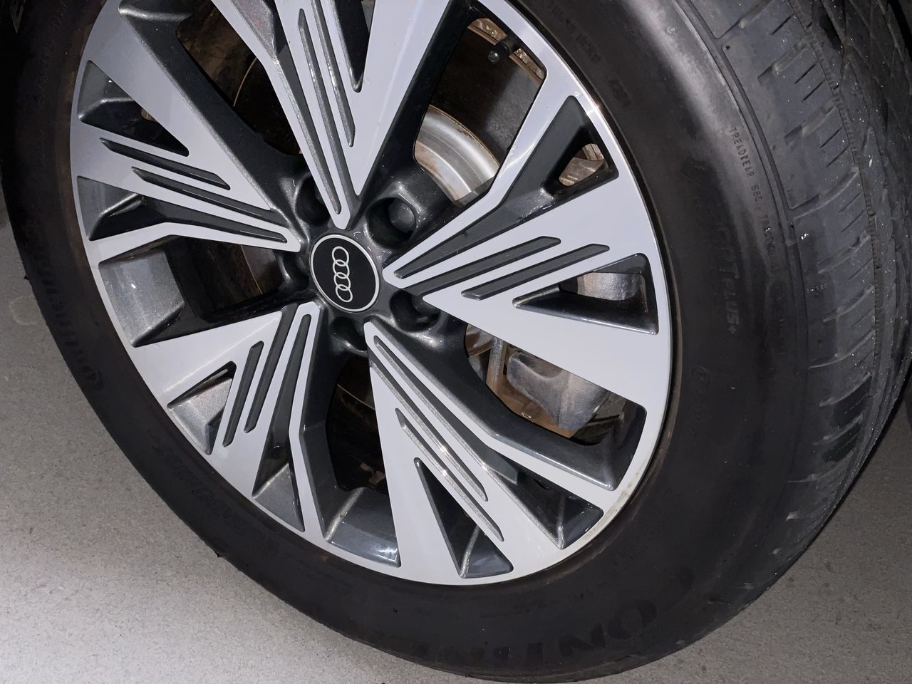 Audi Q4 e-tron  2024 à Vancouver, Colombie-Britannique