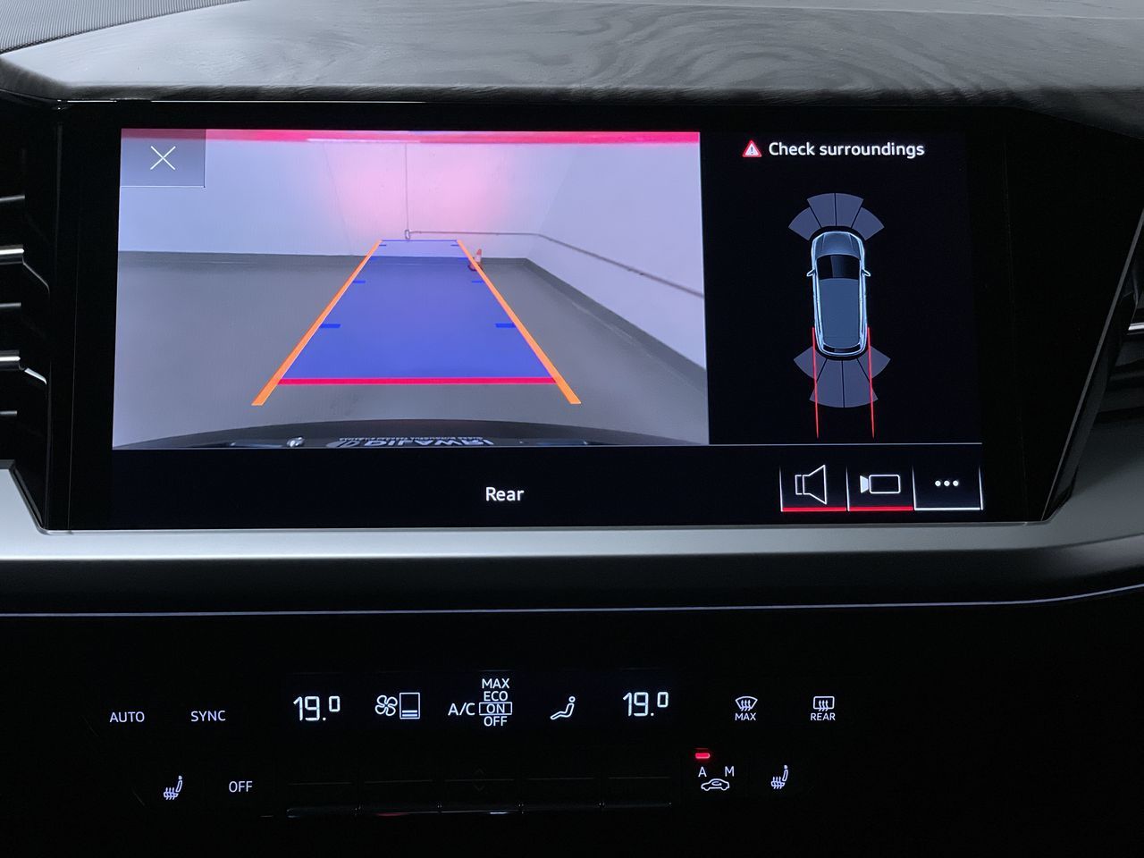 Audi Q4 e-tron  2024 à Vancouver, Colombie-Britannique