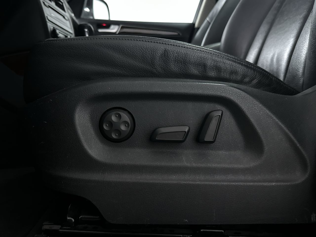 2010 Audi Q5 in Vancouver, British Columbia