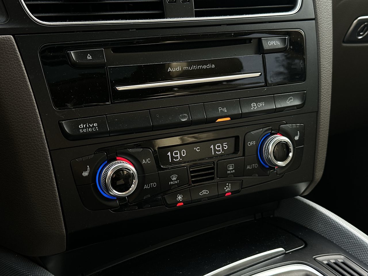 Audi Q5  2015 à Vancouver, Colombie-Britannique