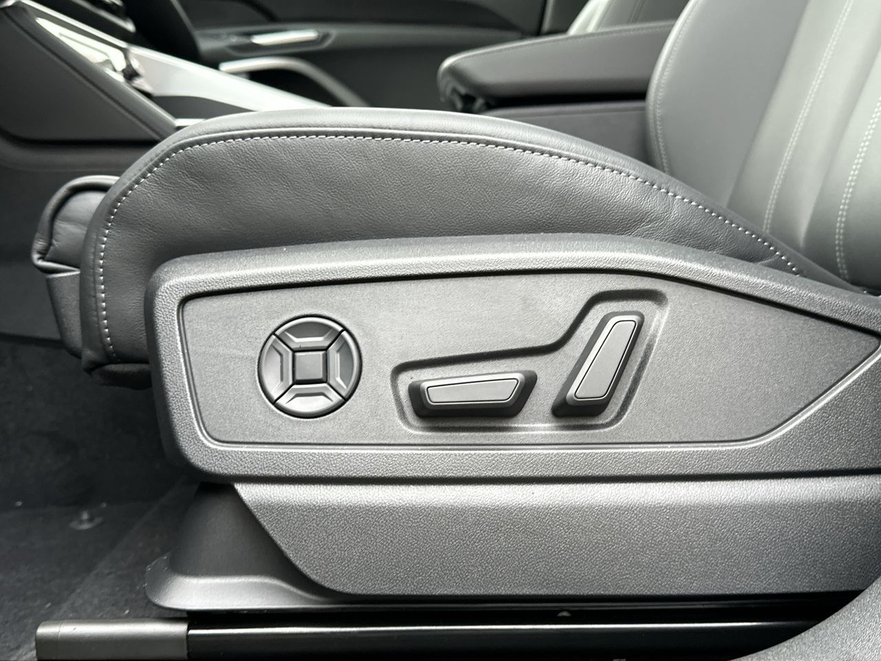 2025 Audi Q5 in Vancouver, British Columbia