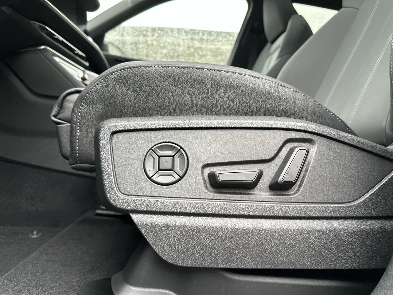 2025 Audi Q5 in Vancouver, British Columbia