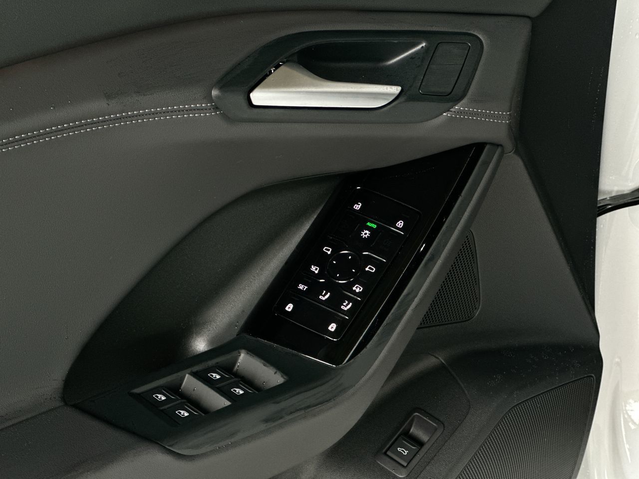 2025 Audi Q6 e-tron in Vancouver, British Columbia