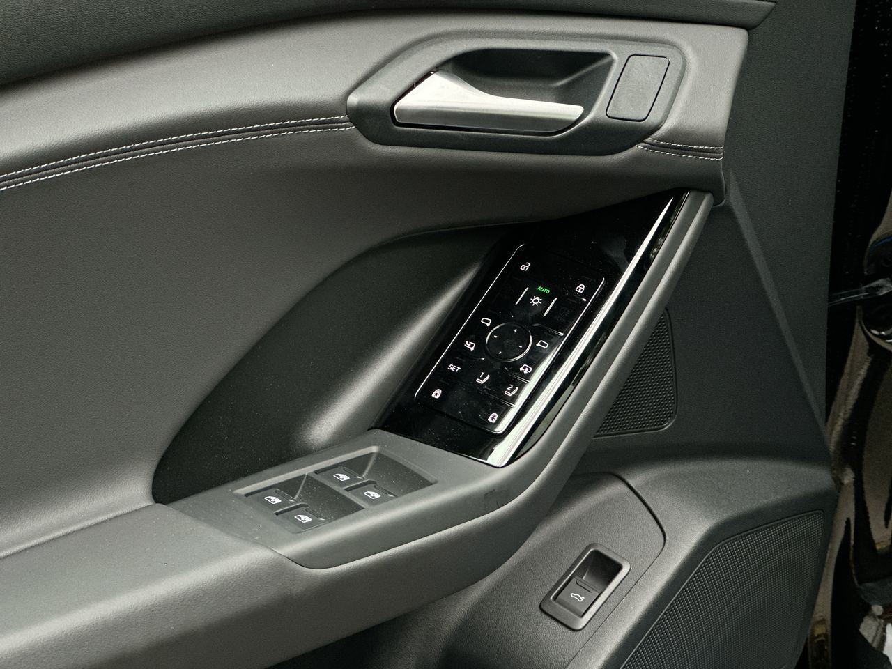 2025 Audi Q6 e-tron in Vancouver, British Columbia