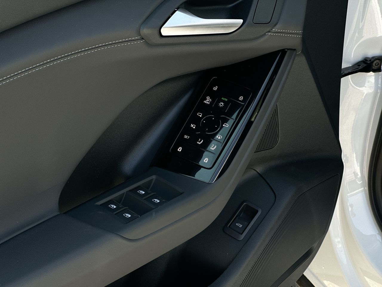 2025 Audi Q6 e-tron in Vancouver, British Columbia