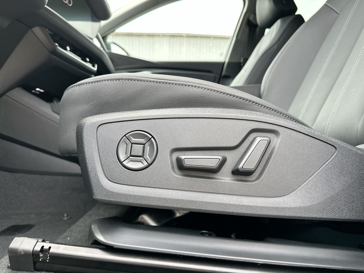 Audi Q6 e-tron  2025 à Vancouver, Colombie-Britannique