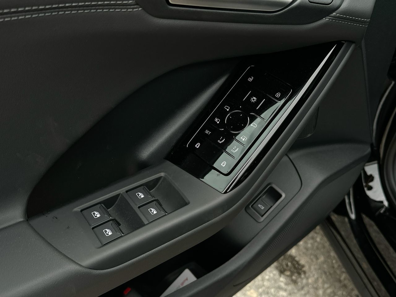 Audi Q6 e-tron  2025 à Vancouver, Colombie-Britannique