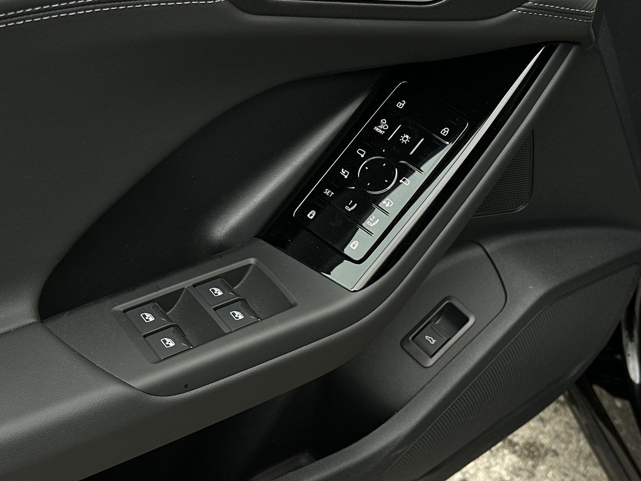 Audi Q6 e-tron  2025 à Vancouver, Colombie-Britannique