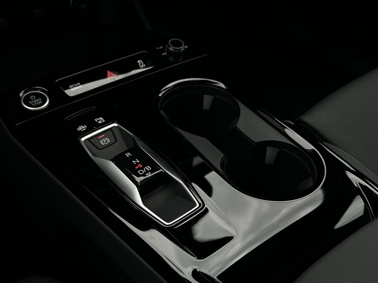 Audi Q6 e-tron  2025 à Vancouver, Colombie-Britannique