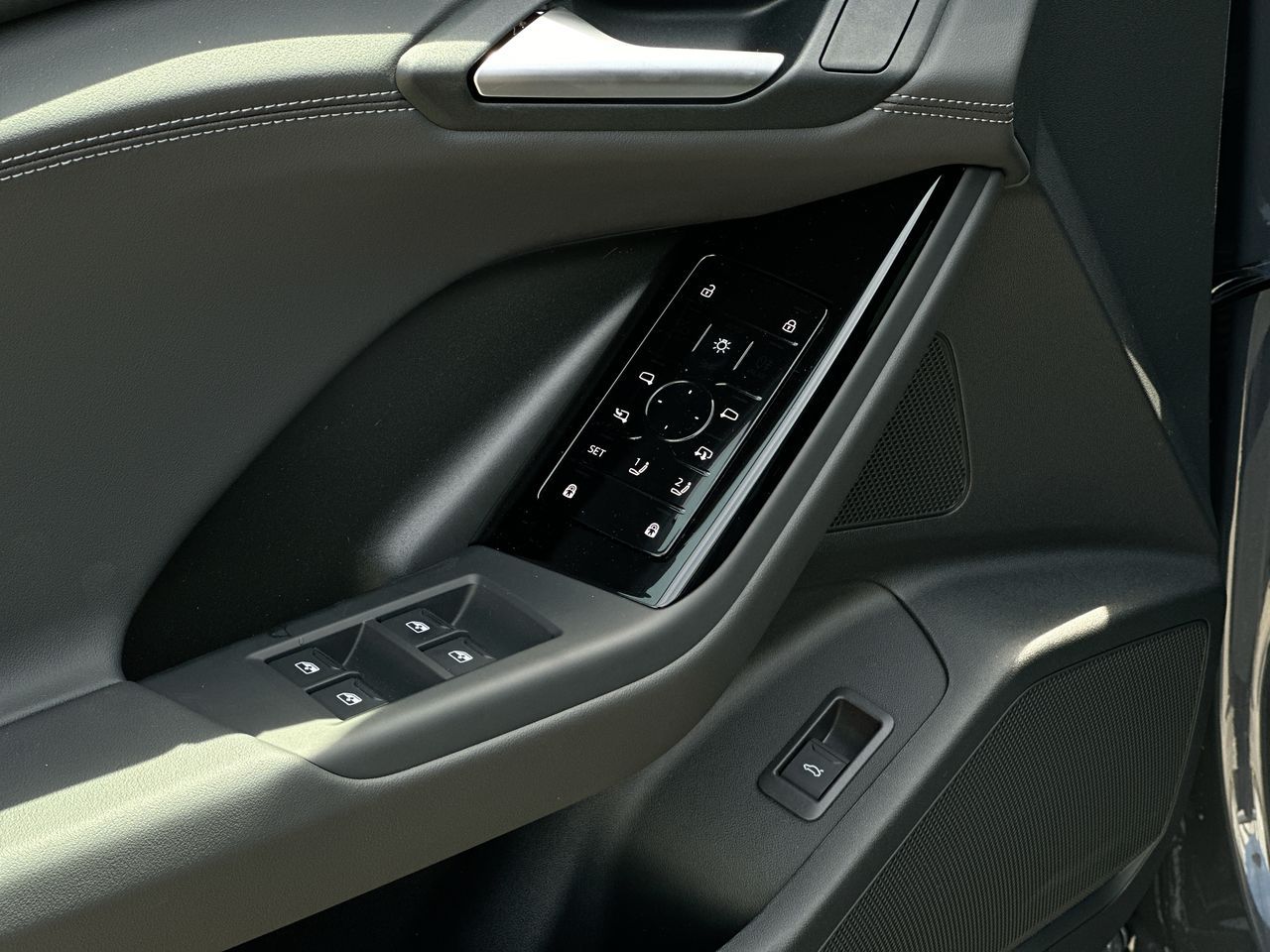2025 Audi Q6 e-tron in Vancouver, British Columbia