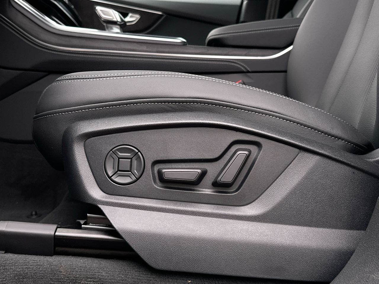 2025 Audi Q8 in Vancouver, British Columbia