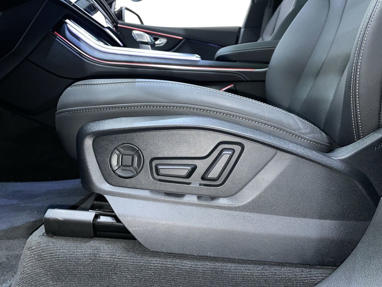 Audi Q8  2025 à Vancouver, Colombie-Britannique