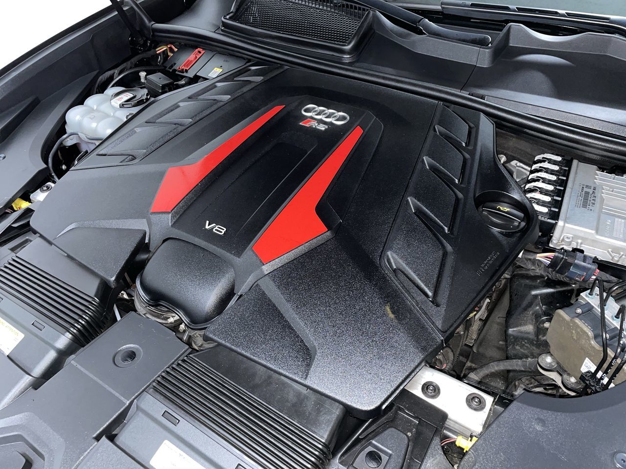 Audi RS Q8  2022 à Vancouver, Colombie-Britannique