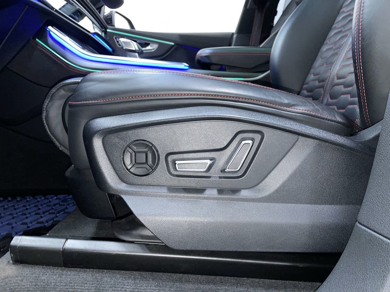 Audi RS Q8  2022 à Vancouver, Colombie-Britannique