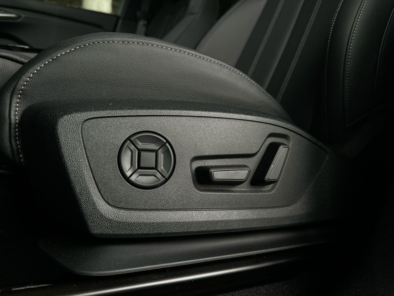 Audi SQ6 e-tron  2025 à Vancouver, Colombie-Britannique