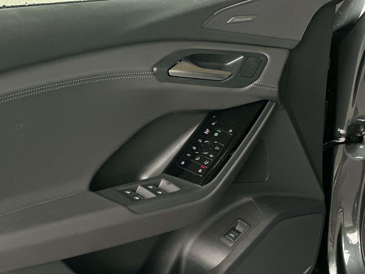 Audi SQ6 e-tron  2025 à Vancouver, Colombie-Britannique