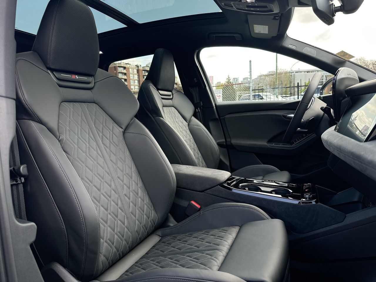 Audi SQ6 e-tron  2025 à Vancouver, Colombie-Britannique