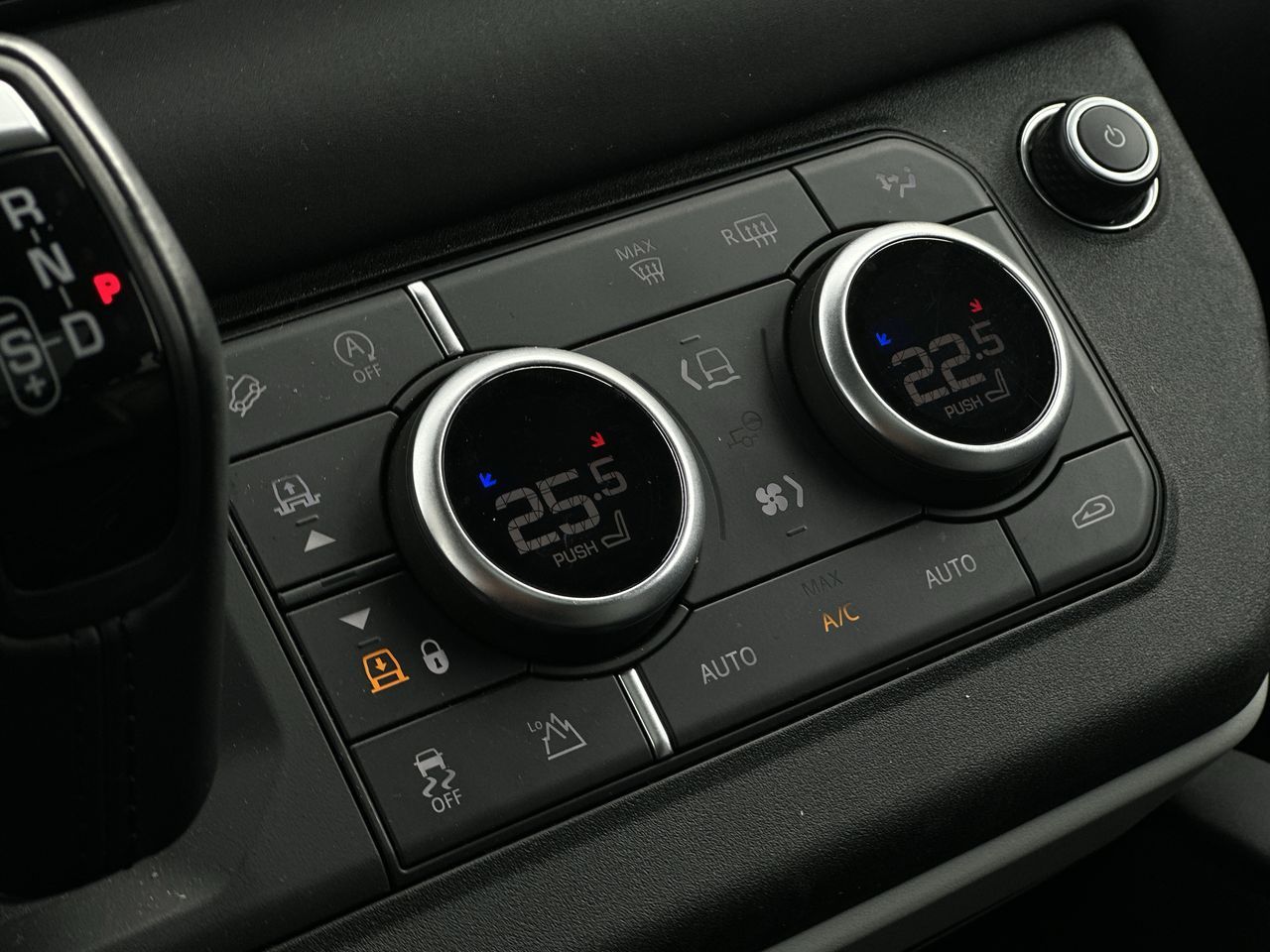 Land Rover Defender  2024 à Vancouver, Colombie-Britannique