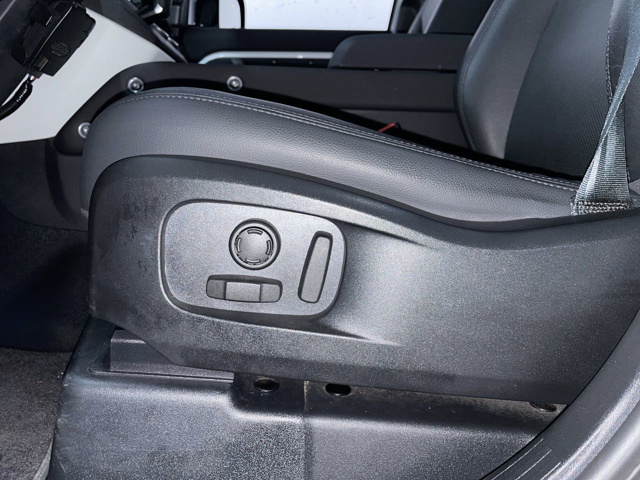 2024 Land Rover Defender in Vancouver, British Columbia