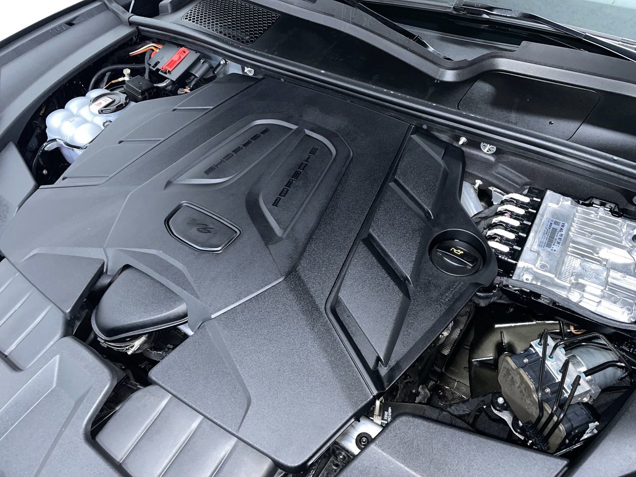 2024 Porsche Cayenne in Vancouver, British Columbia