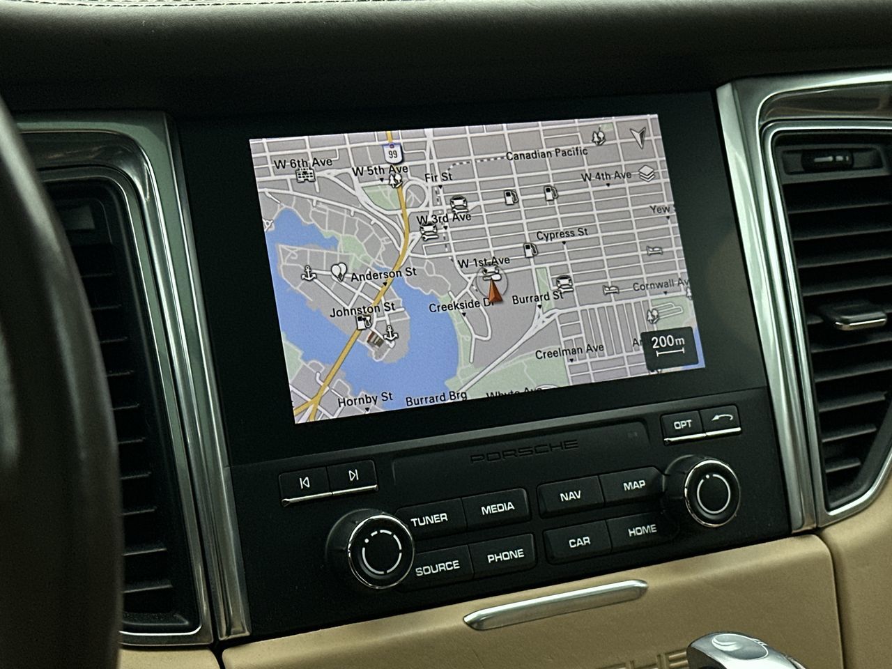 Porsche Macan  2017 à Vancouver, Colombie-Britannique