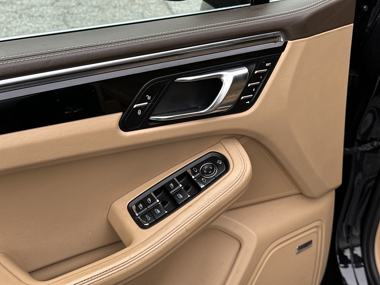Porsche Macan  2017 à Vancouver, Colombie-Britannique