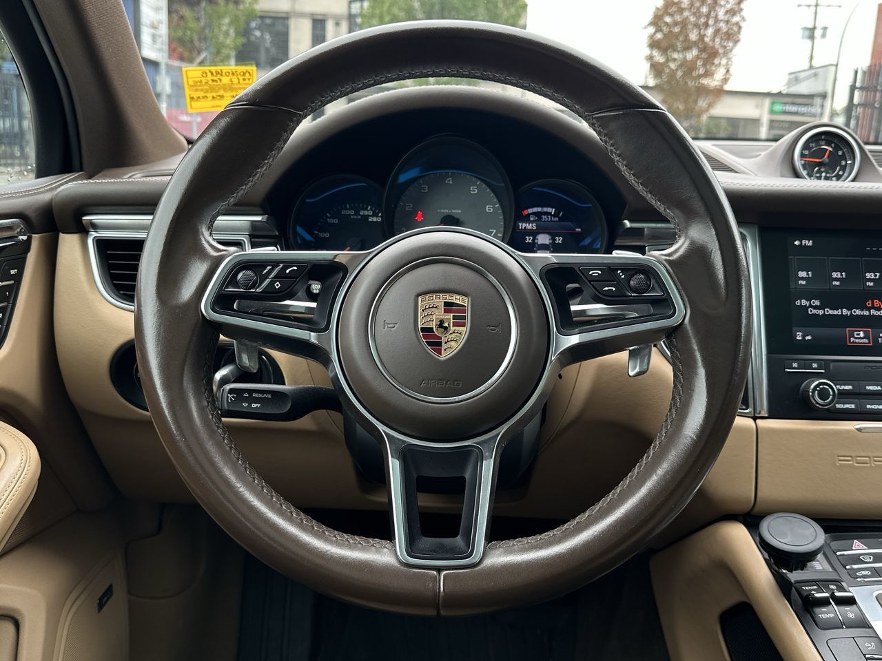 Porsche Macan  2017 à Vancouver, Colombie-Britannique