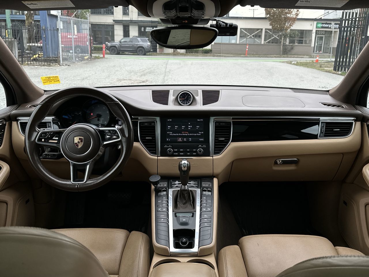 Porsche Macan  2017 à Vancouver, Colombie-Britannique