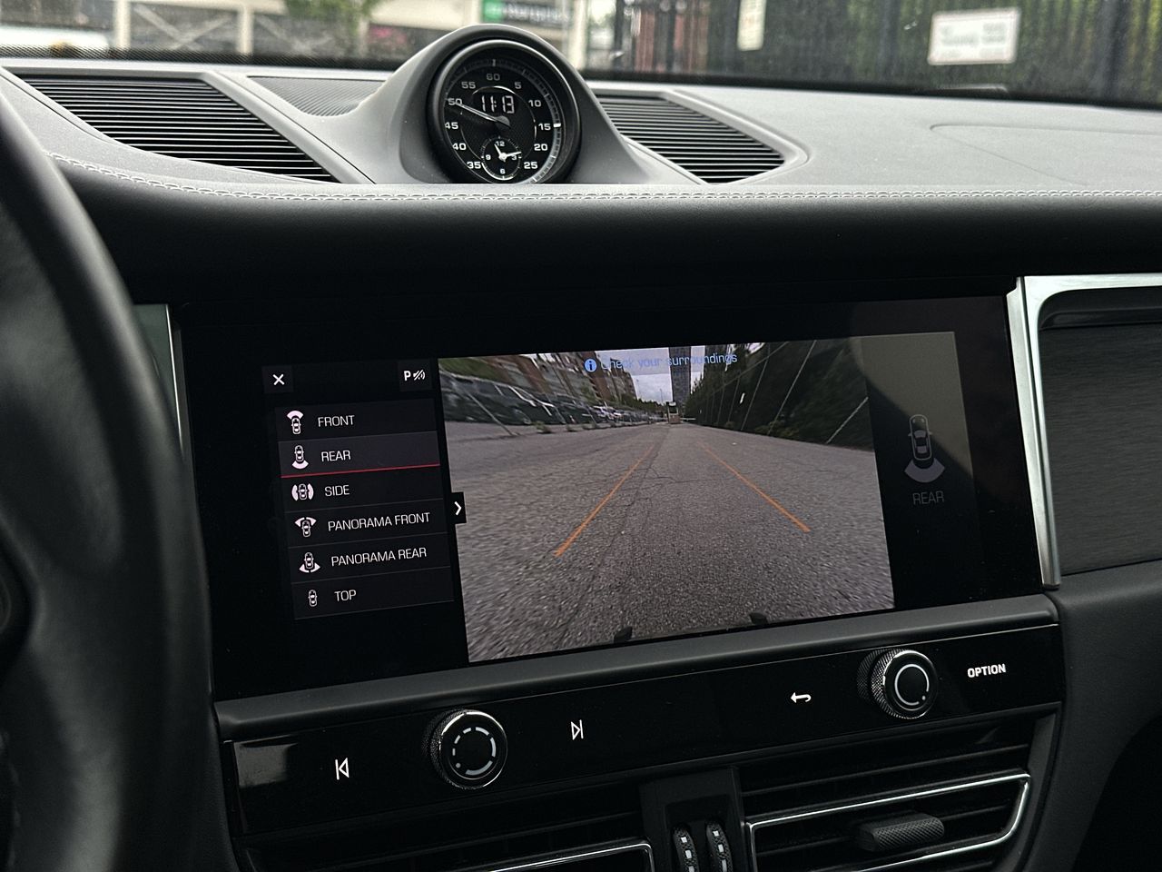 2022 Porsche Macan in Vancouver, British Columbia