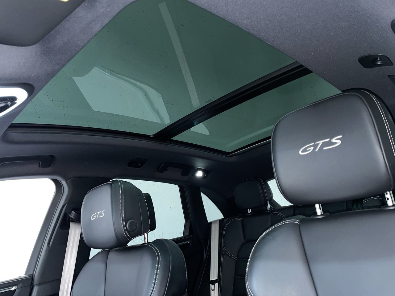 Porsche Macan  2022 à Vancouver, Colombie-Britannique