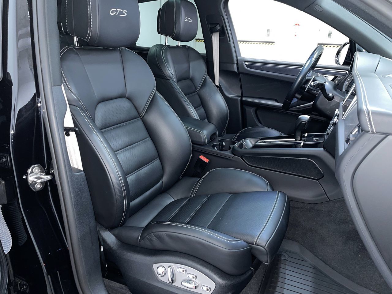 Porsche Macan  2022 à Vancouver, Colombie-Britannique